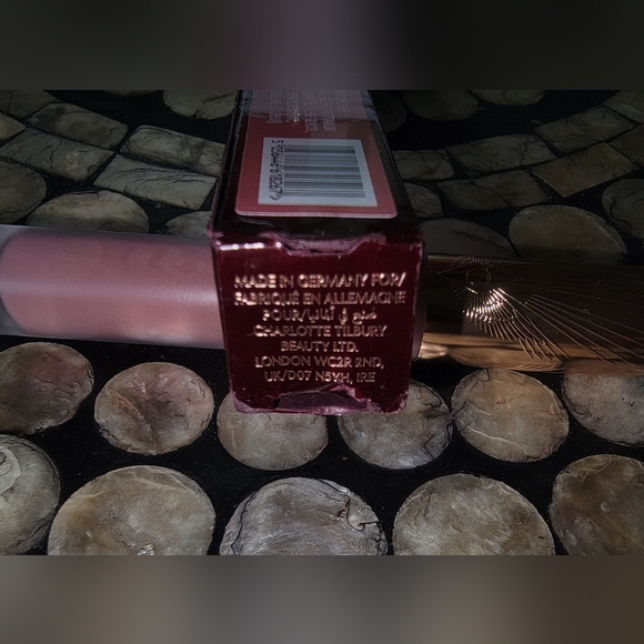 Charlotte Tilbury Airbrush Flawless Matte Lip Blur Liquid Lipstick - Picture 3 of 3